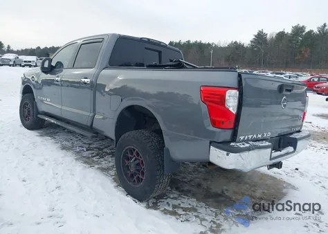 2017 Nissan Titan Xd Sv Diesel z USA, uszkodzony, nr VIN 1N6BA1F3XHN570192